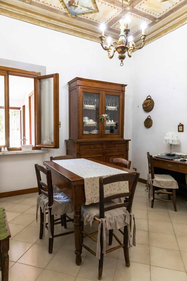 Villetta Stile Liberty A מרינה די פיזה מראה חיצוני תמונה