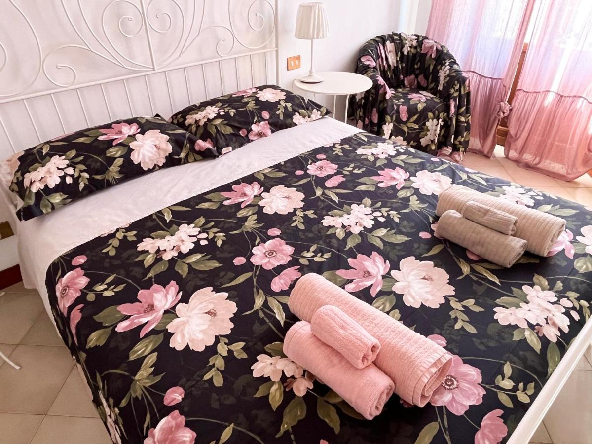 Villetta Stile Liberty A מרינה די פיזה מראה חיצוני תמונה